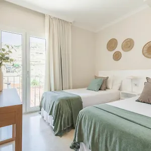 lavaderos-suites.adeje-hotels.com/